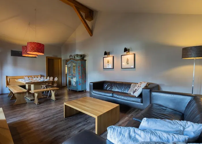 Schmiedhaus بيت للعطل